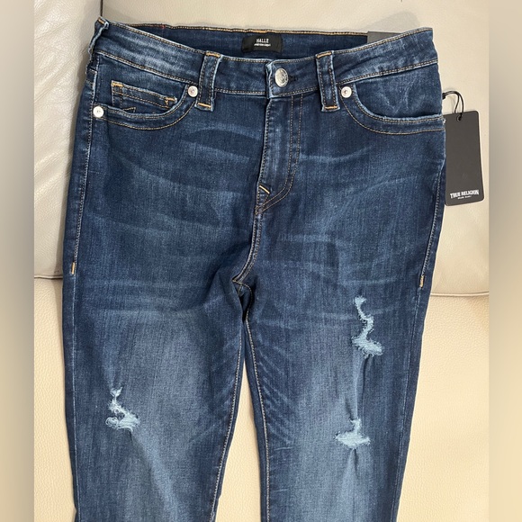 NWT - True Religion Women’s Halle  Distressed Capri Jeans - Size 32 - Picture 5 of 11